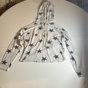 White Fuzzy star crop hoodie ⭐️🖤